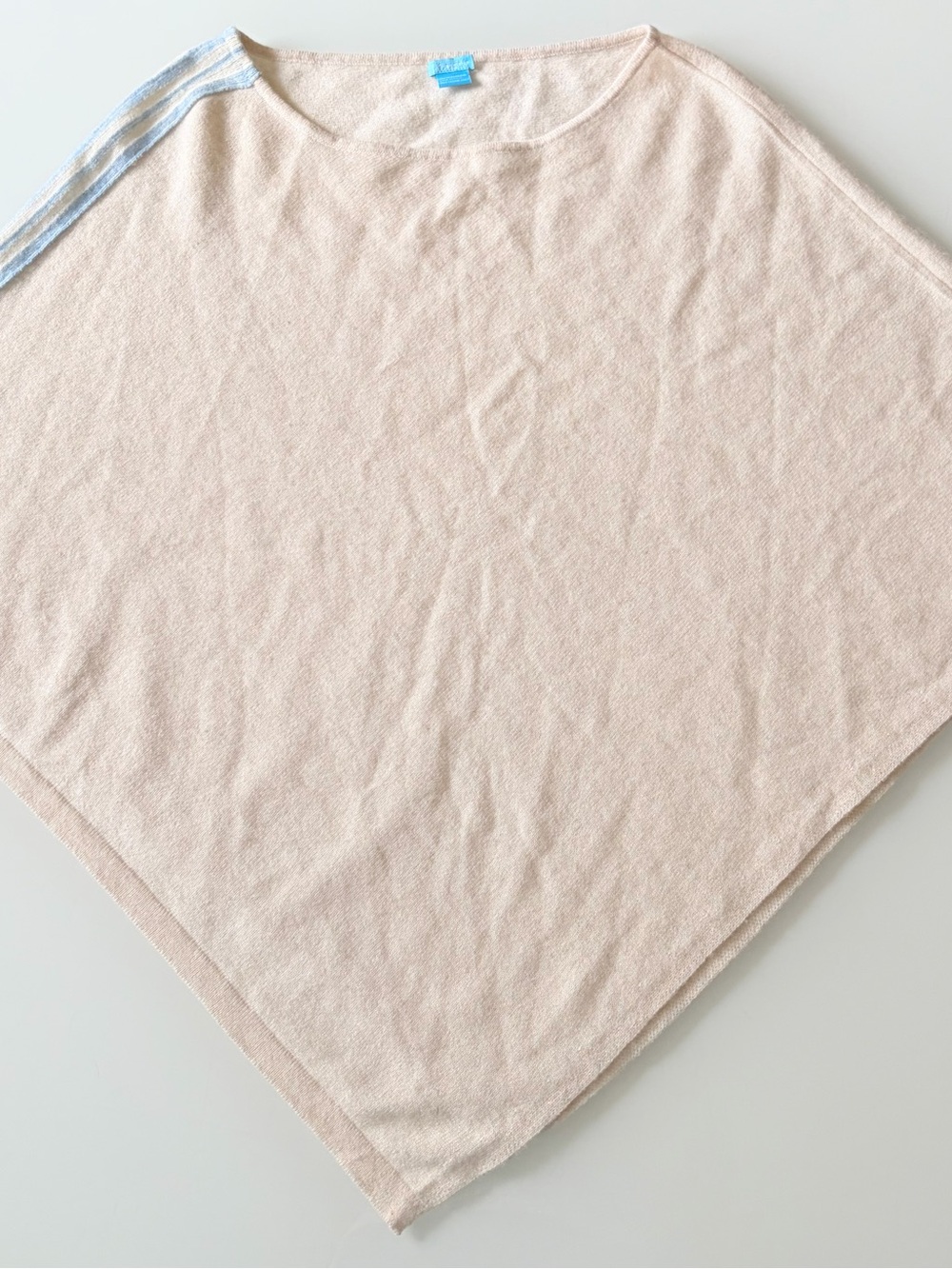 J. McLaughlin Soft Cream Poncho Cashmere one size